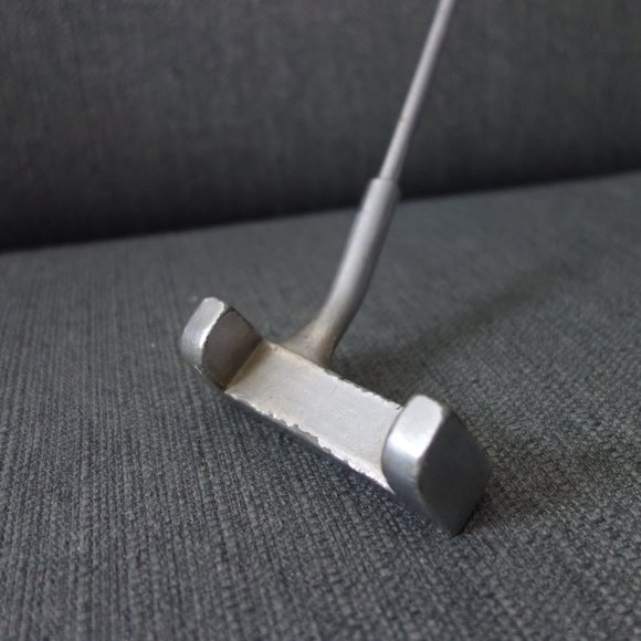 Northwestern Model 2400 Putter - Picture 2 of 16